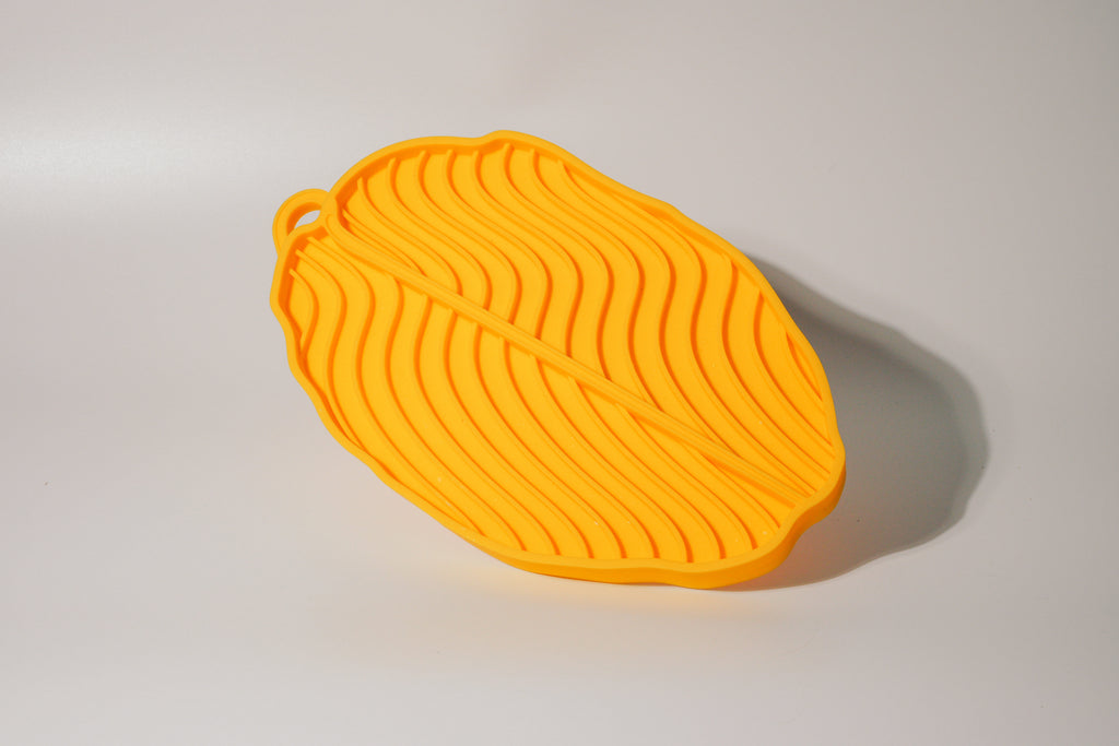 Banana Leaf Pet Lick Mat